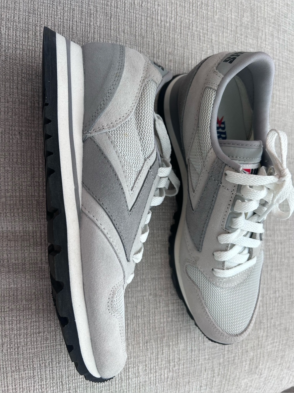 Brooks Chariot Running Shoe